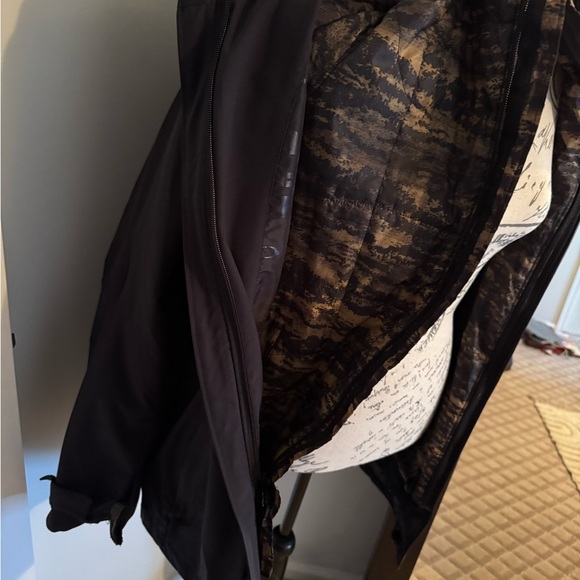 Oakley Black Performance Jacket - Picture 4 of 5